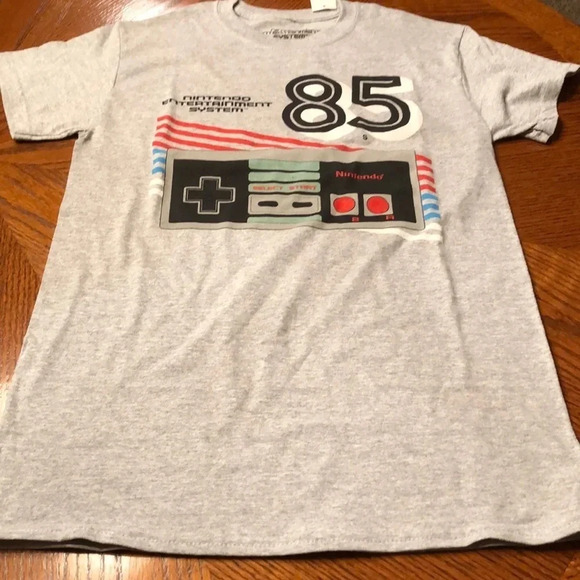 Nintendo Tee Shirt NWT - Picture 2 of 4
